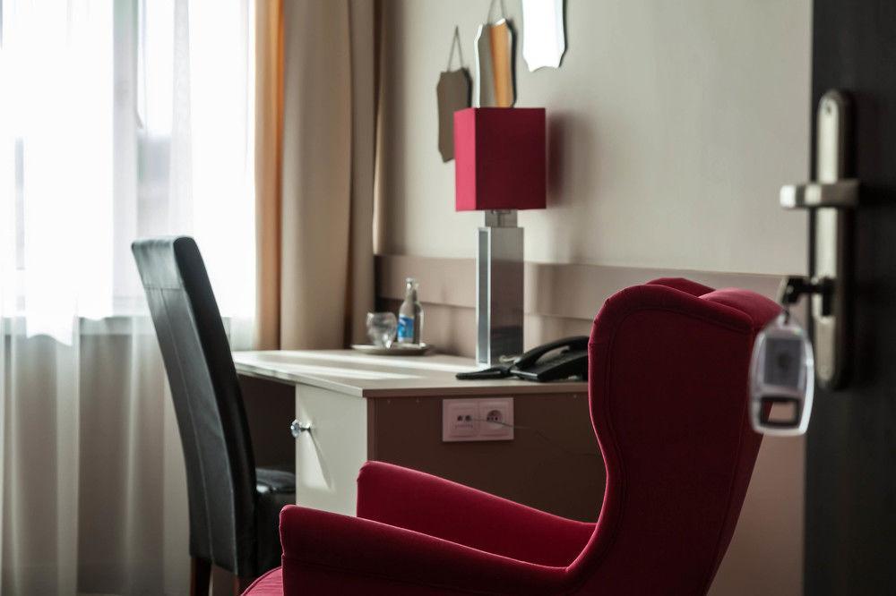 Hotel Cristal Park Tarnów Dış mekan fotoğraf